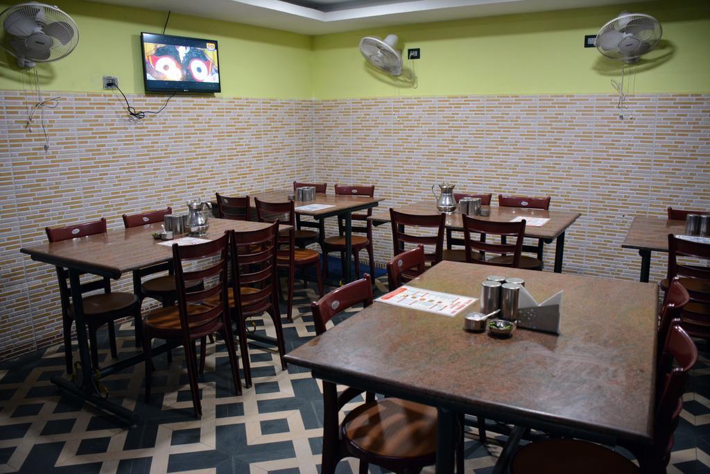 בובנשוואר Hotel Nirmal Inn מראה חיצוני תמונה