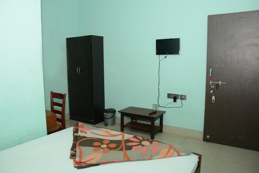 בובנשוואר Hotel Nirmal Inn חדר תמונה
