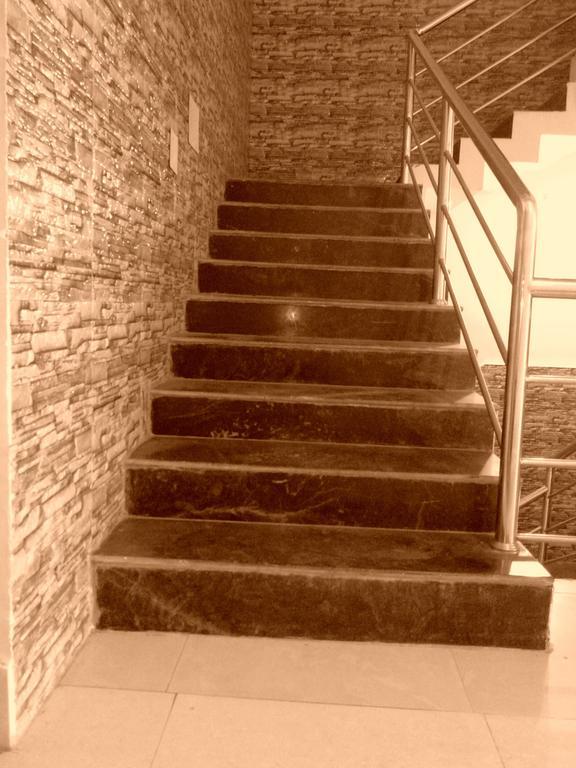 בובנשוואר Hotel Nirmal Inn מראה חיצוני תמונה